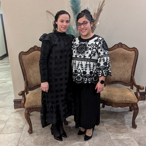 Meet your Posher, Gabrielle - Picture 3 of 6